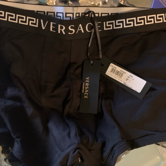 VERSACE - Picture 7 of 10